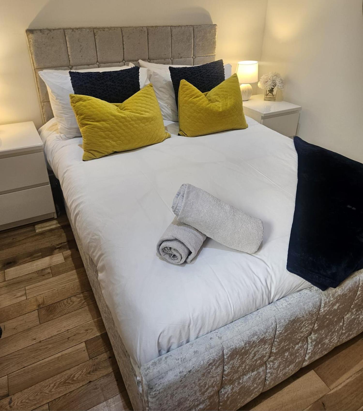 Langley Apartment City Centre Secure Parking 2 Min Walk, Public Transport 1 Min Walk, Great Location Quiet Side Street 2 Bedroom, 2 Bathroom Inverness Exterior photo