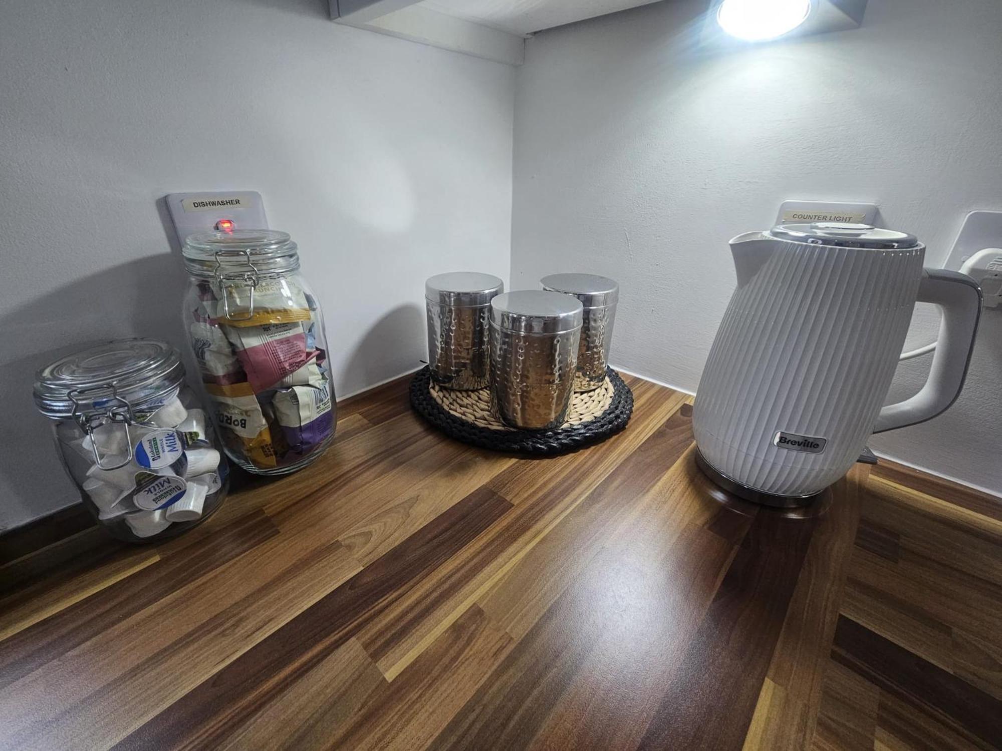 Langley Apartment City Centre Secure Parking 2 Min Walk, Public Transport 1 Min Walk, Great Location Quiet Side Street 2 Bedroom, 2 Bathroom Inverness Exterior photo