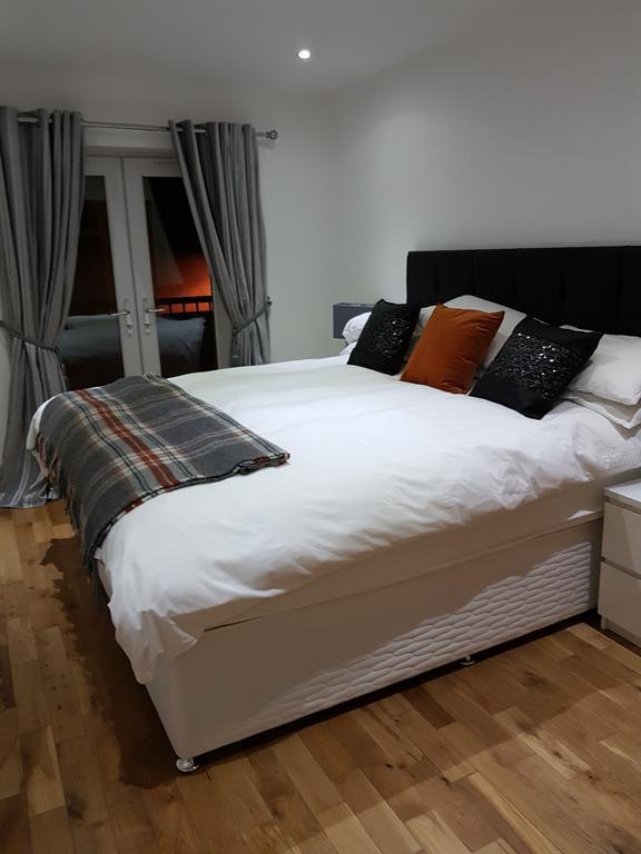 Langley Apartment City Centre Secure Parking 2 Min Walk, Public Transport 1 Min Walk, Great Location Quiet Side Street 2 Bedroom, 2 Bathroom Inverness Exterior photo